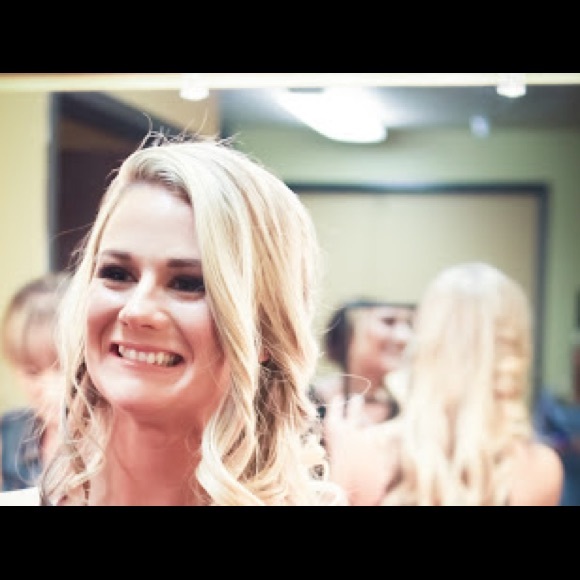 Meet your Posher, Kayla - Picture 2 of 4